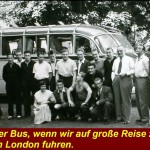 12-Mannschaft vor dem Bus